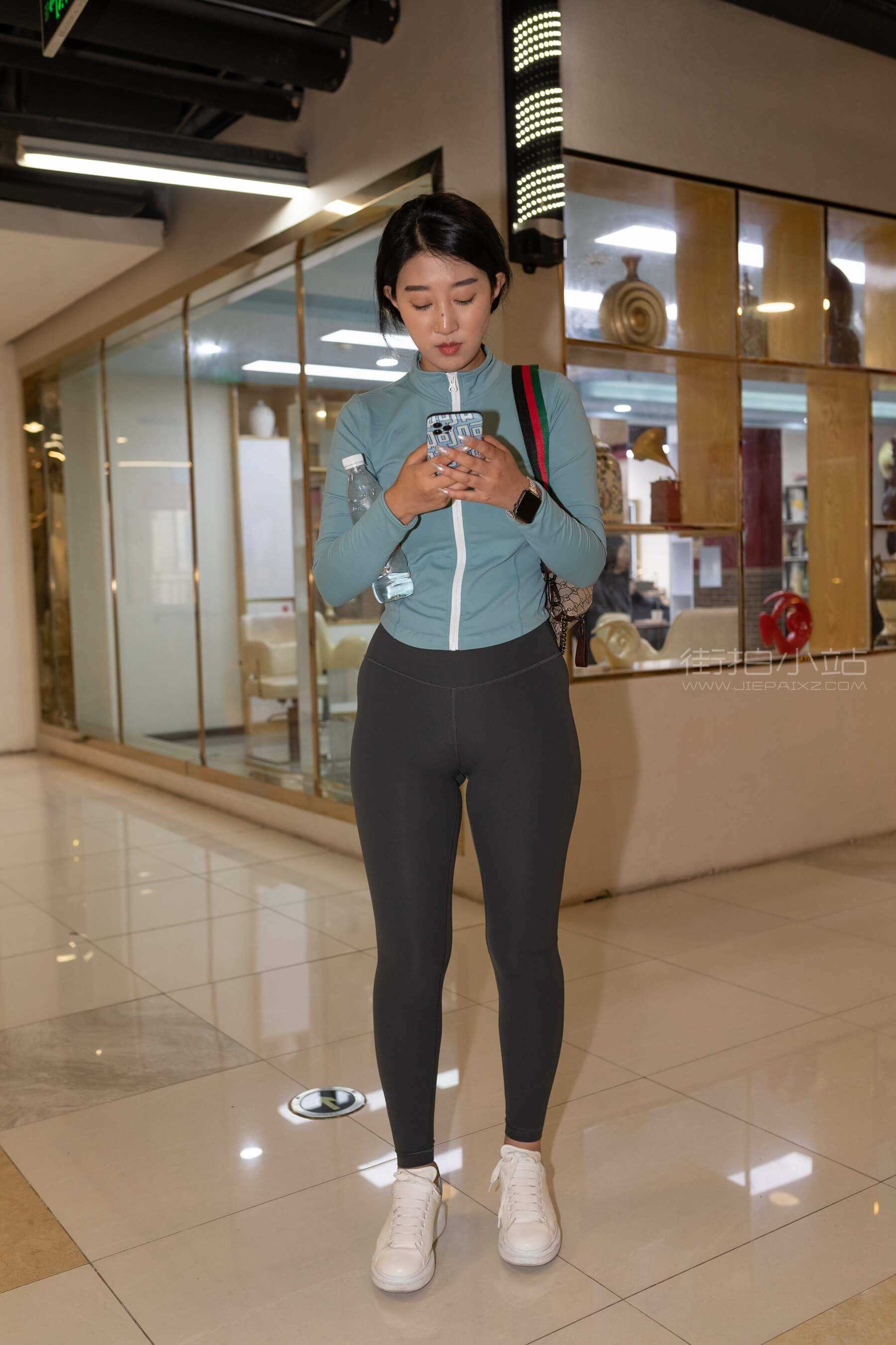 紧身瑜伽裤女孩 ~ 图片+V