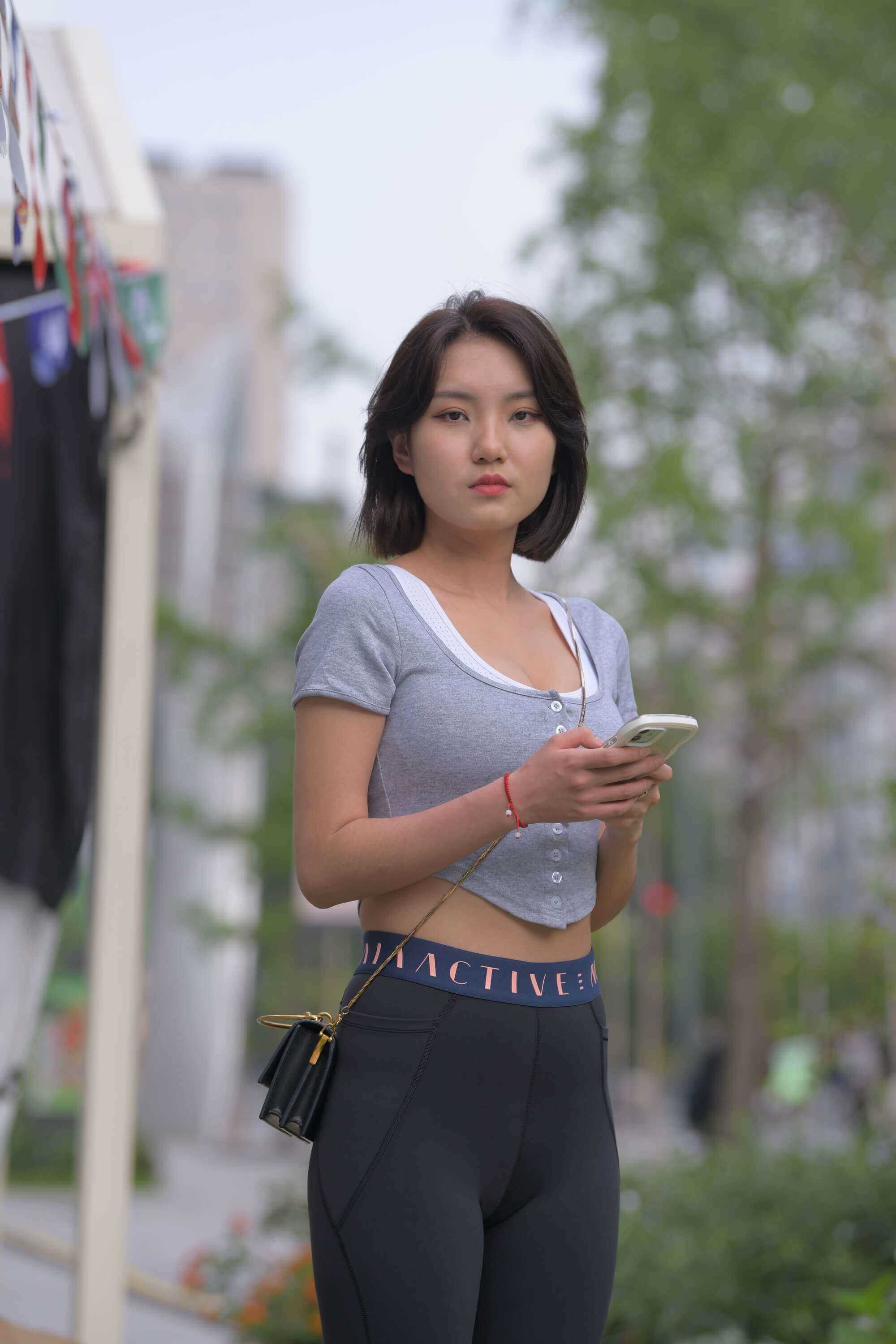 【5月摄影作品】黑色瑜伽裤美女