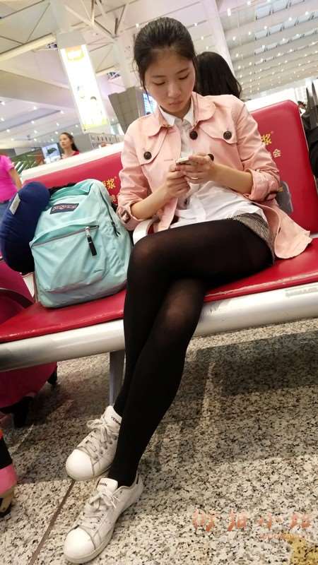 4k-超气质逆天颜值黑丝街拍美腿仙女姐姐