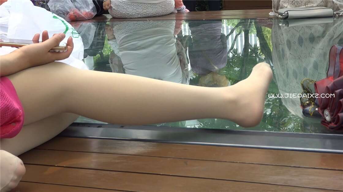 白鞋裤袜 [631 MB/MP4]