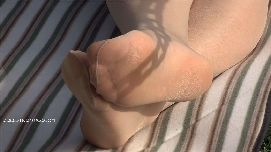 肉色丝袜 [451 MB/MP4]