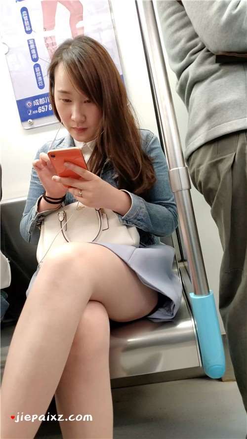 牛仔外套女子 [523 MB/mp4]