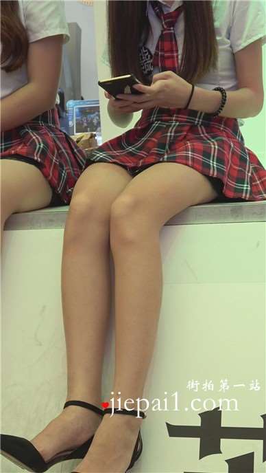 长腿清纯小萝莉美少女。