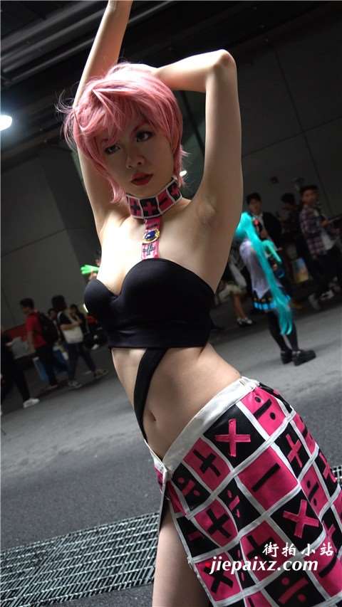 4K 性感cosplay美女摆拍 [1.32 GB/MP4]