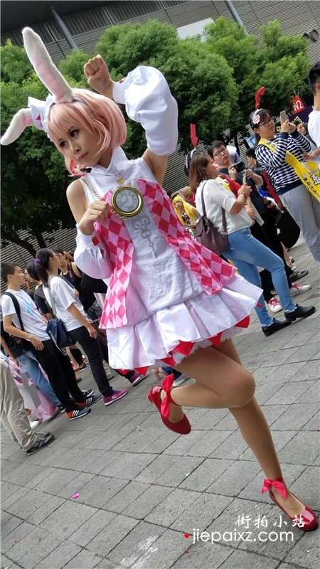 4K - 玩cosplay装扮兔女郎的二次元青春少女