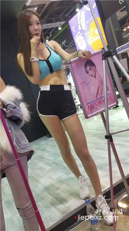 4K-运动热裤性感大长腿丰满网红美女直播