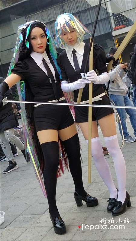 4K-性感美腿cosplay的美女姐妹花