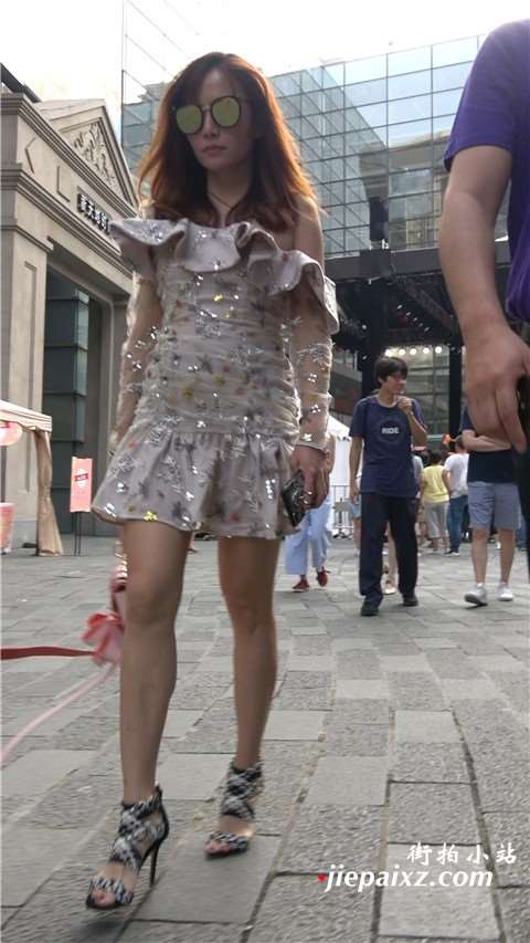 4K 连衣裙街拍高跟美女