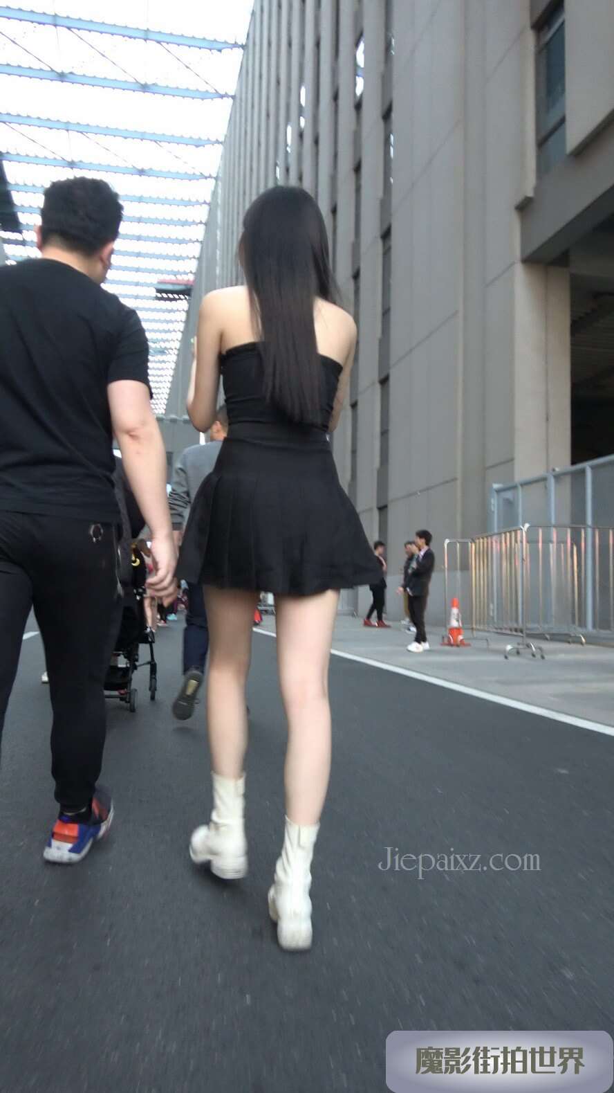 4K - 性感火辣身材美女 [1.76 GB/MP4]
