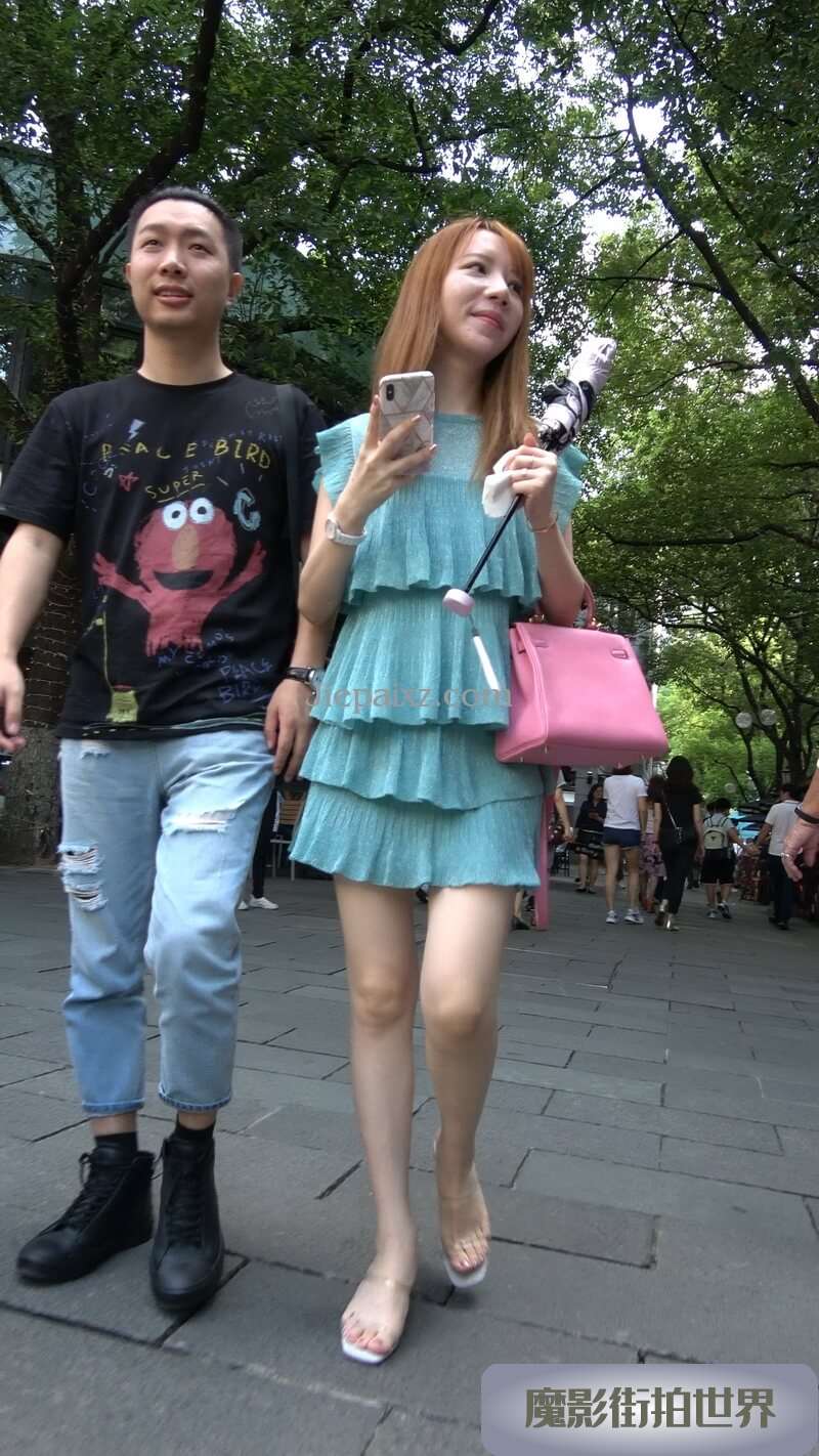 4K - 街拍拼接裙美腿凉高姐姐 [1.18 GB/MP4]