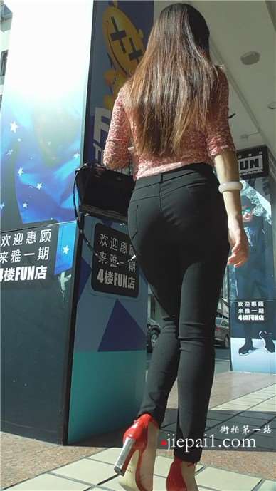 街拍性感红高跟极品身材美女 [336 MB]