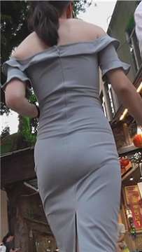 身材超赞的紧身开叉裙美少F [535 MB]