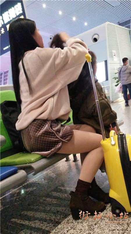 4k-街拍肉丝可爱美女姐姐