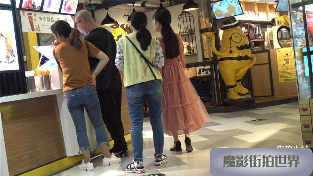 粉色长裙，凉高跟美足MM