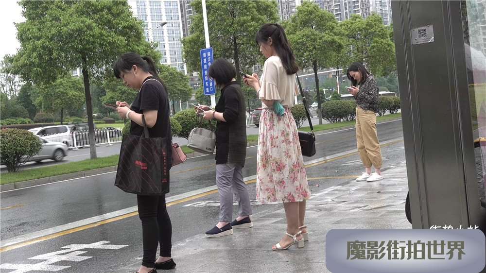 长裙，凉高跟，美足街拍美女