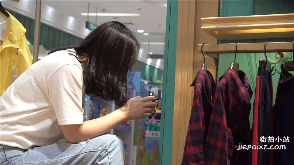 4K - 极品气质街拍美足红高跟小姐姐第二季 [3.06 GB/avi]