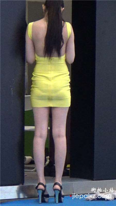 清一色的性感包臀裙美女车模
