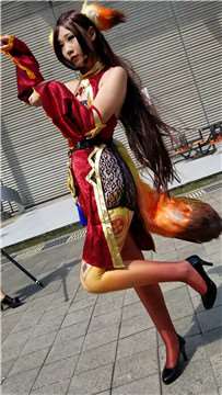 4k-酒红色丝袜甜美可爱cosplay的二次元美少女