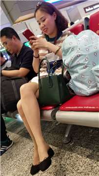 4k视频，长相清秀，笑容甜美丝袜美腿小姐姐
