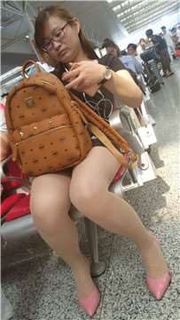 4k超清，韵味丝足美腿粉高跟少妇