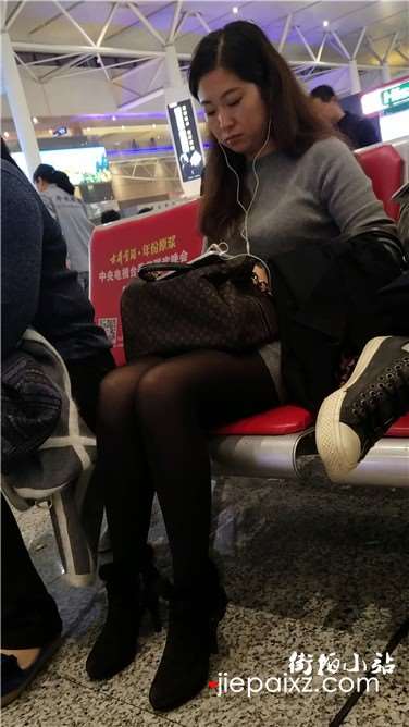4k超清，诱人的黑丝熟女姐姐