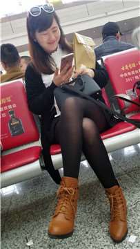 4k视频，微笑甜美的漂亮黑丝袜美女姐姐