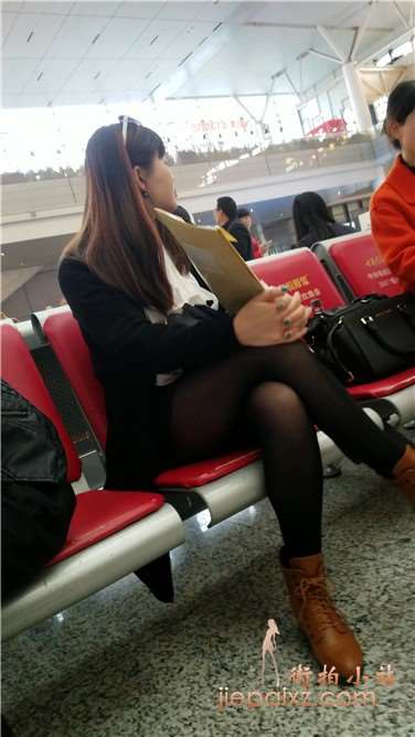 4k视频，微笑甜美的漂亮黑丝袜美女姐姐