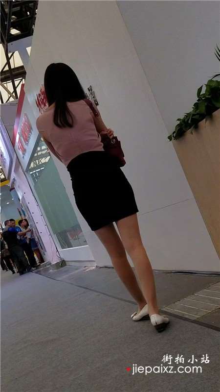 4k-超性感粉衣包臀裙街拍肉丝美腿