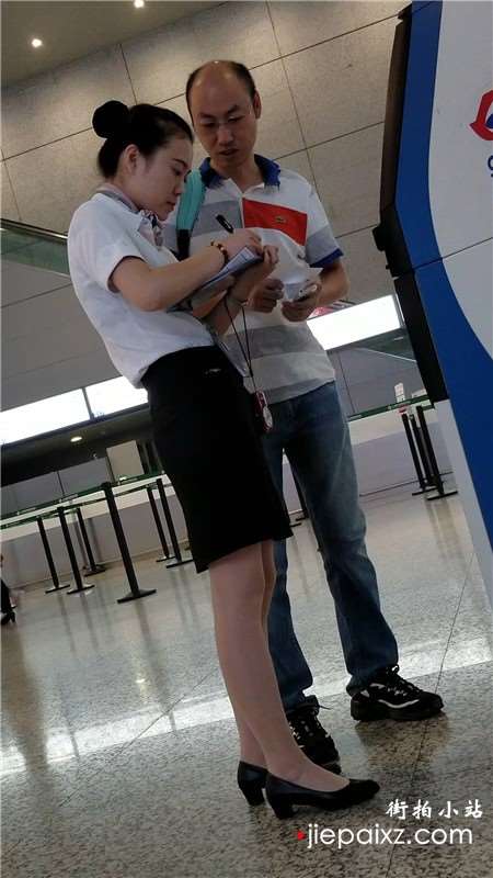 4k-OL制服空姐美女街拍丝袜