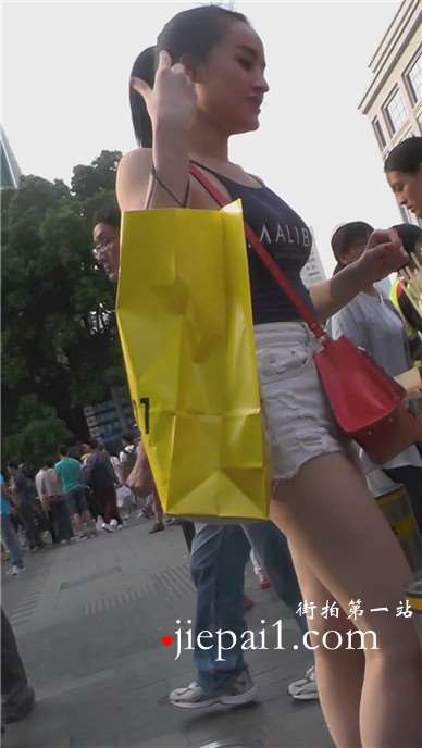 极品好身材颜值爆表的女神逛街买买买 [3.00 GB]