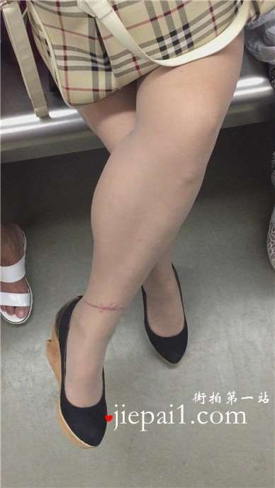地铁拍摄v领美少f