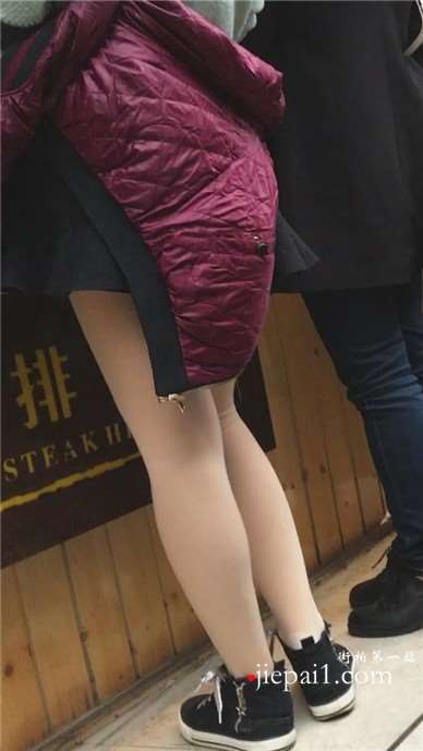 清纯肉丝袜短裙美腿妹纸