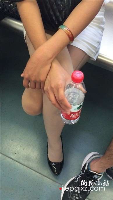 肉丝袜包臀裙美女