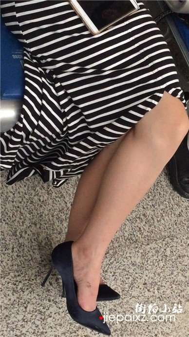 性感美腿高跟鞋美少妇