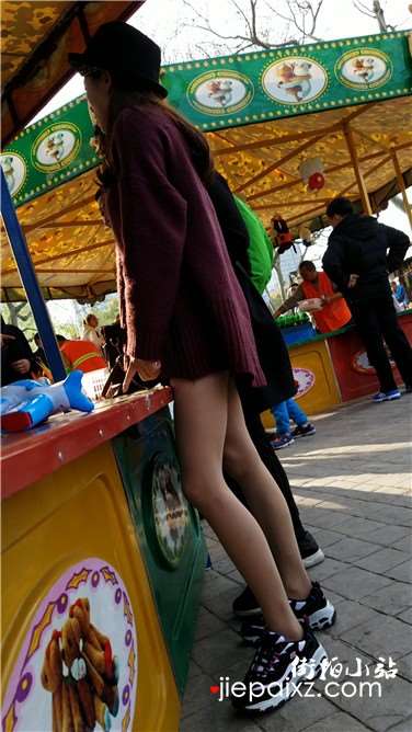 4k超清，街拍气质美腿性感高颜值女神姐姐