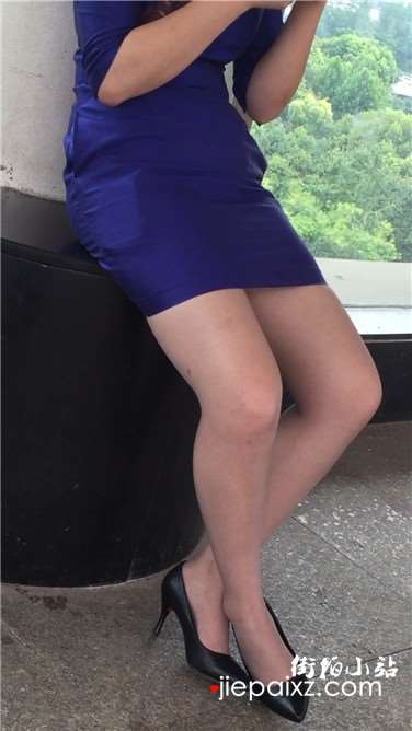 性感蓝色包臀裙高跟鞋美女