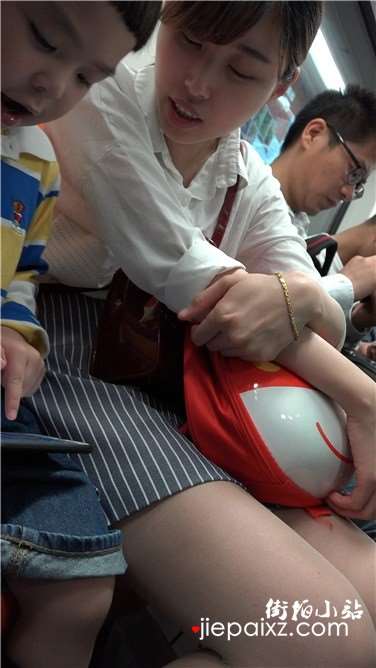 4k超清，丰腴丝足少妇，肉肉的感觉非常好
