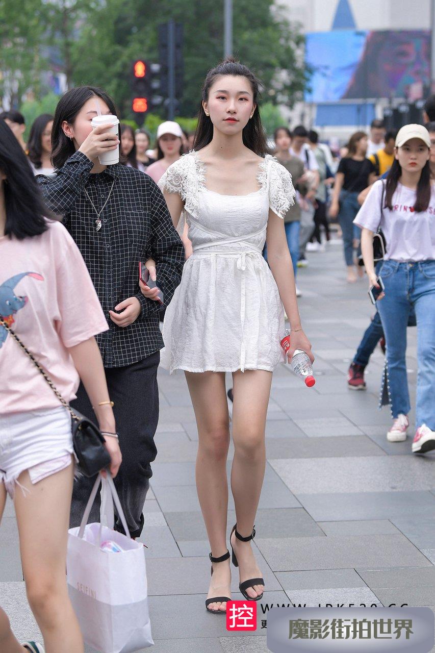 白皙美腿小姐姐3A3323[110M]