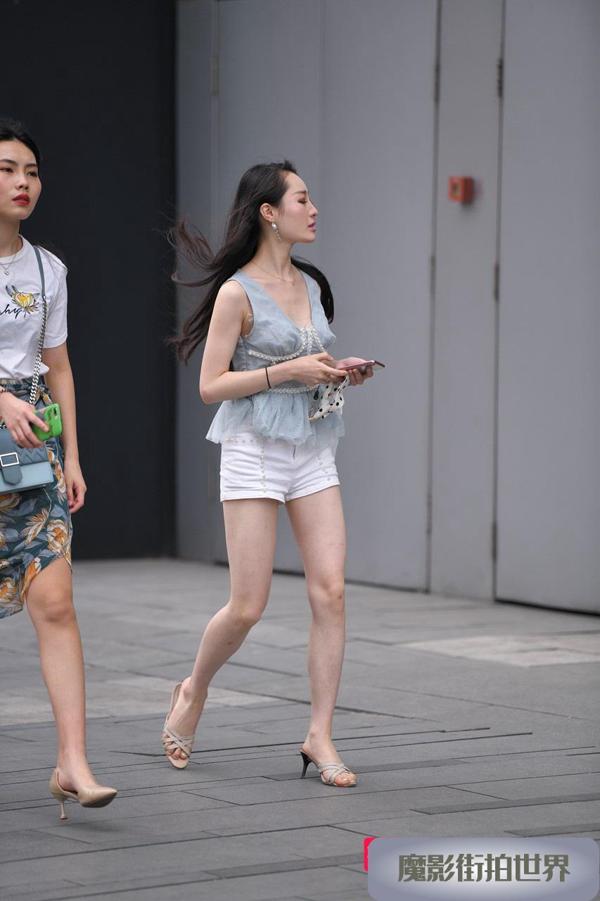 穿凉拖的女人最性感3A1761[703M]