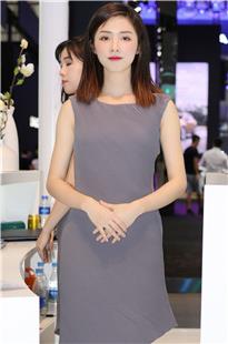 搭讪英菲尼迪柜姐3A1259[162M]