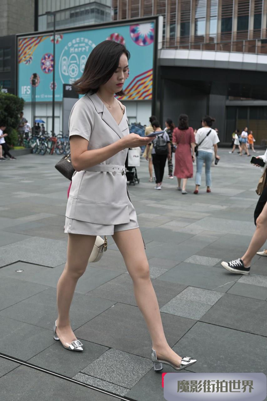 肉丝长腿少妇有韵味3A663[525M]