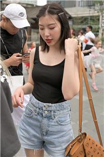 好俏皮的大长腿小姐姐3A144[64P-1.6G]