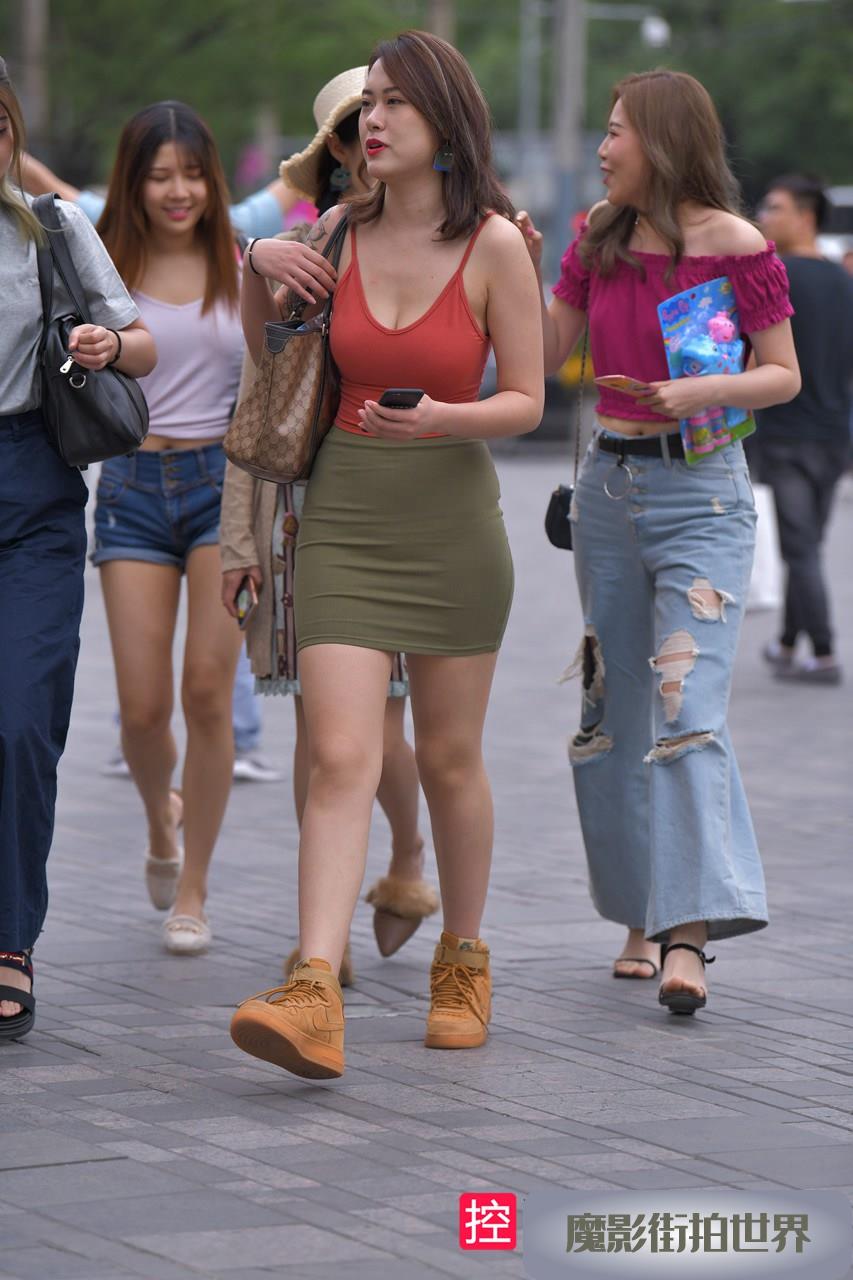包屯吊带性感美女MJ732[646M]