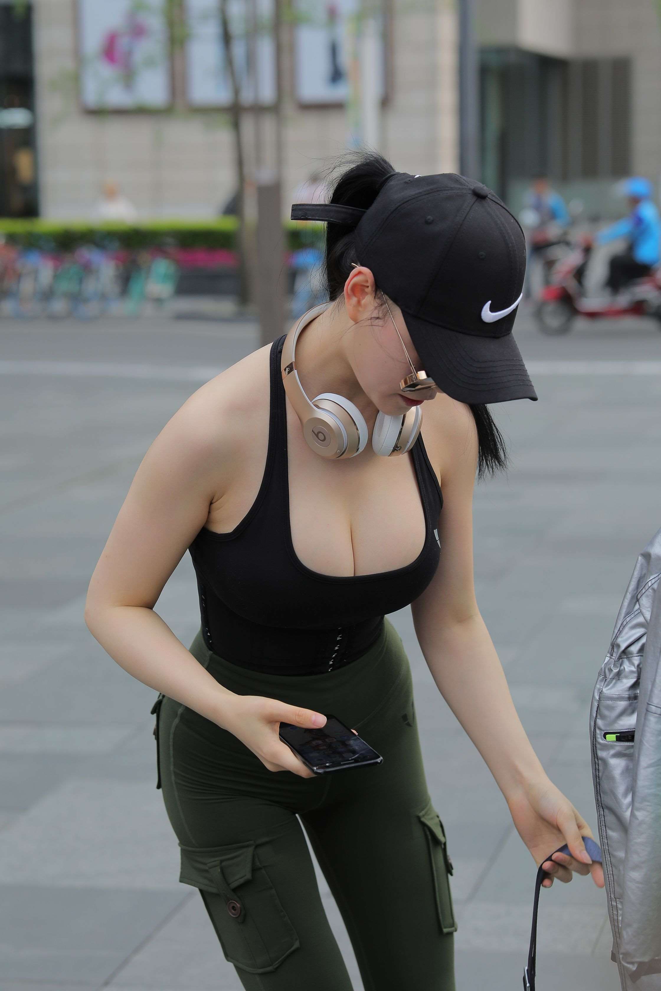 52青蓝紧身休闲裤 极品女神的标杆（1）