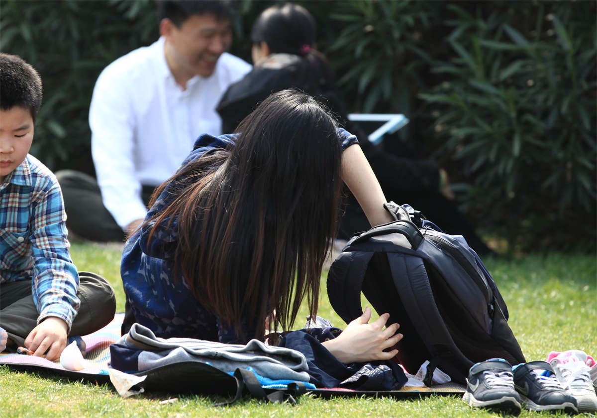 No1224 虽已少妇，但这双玉足的白嫩细滑不输少女