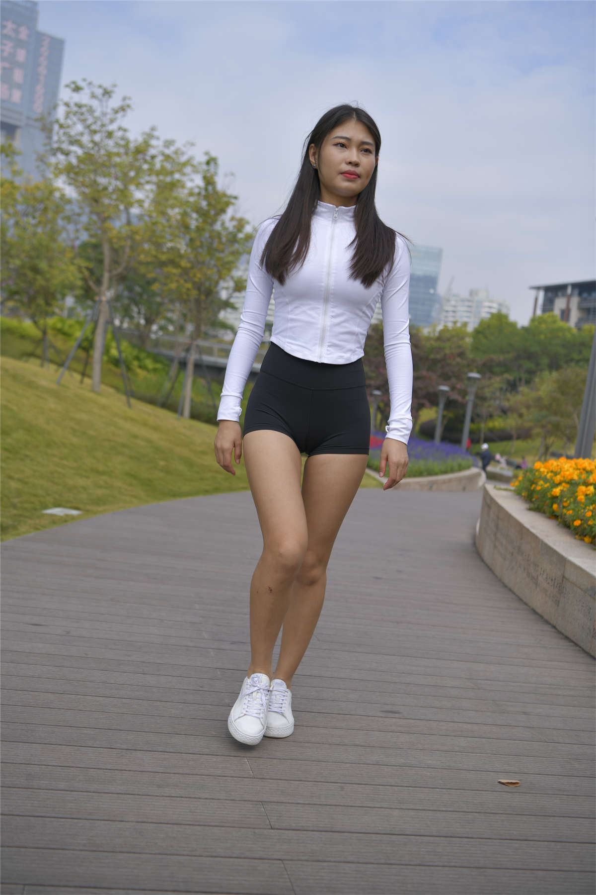 一只麋鹿专区 黑色瑜伽热裤美女