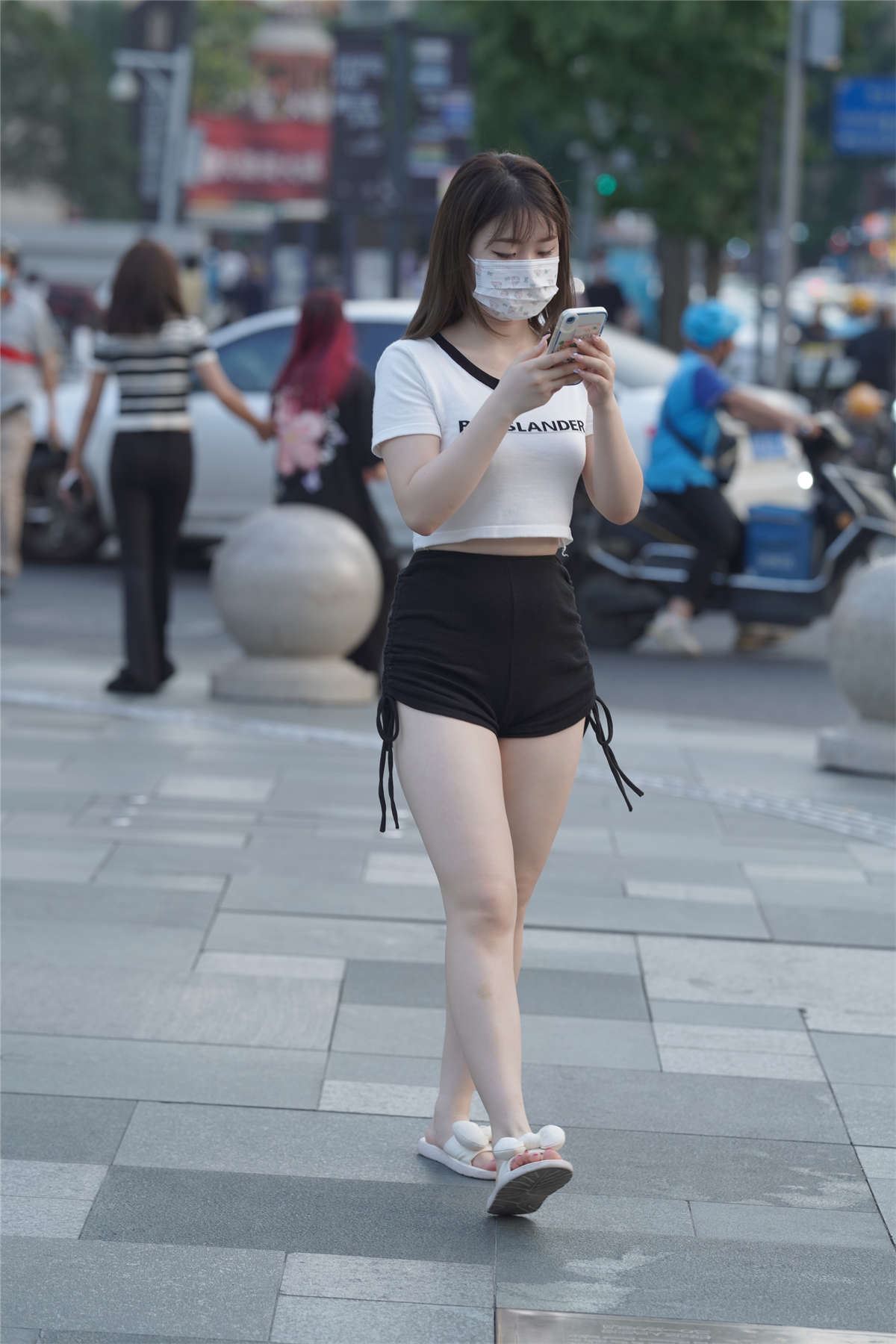黑色热裤