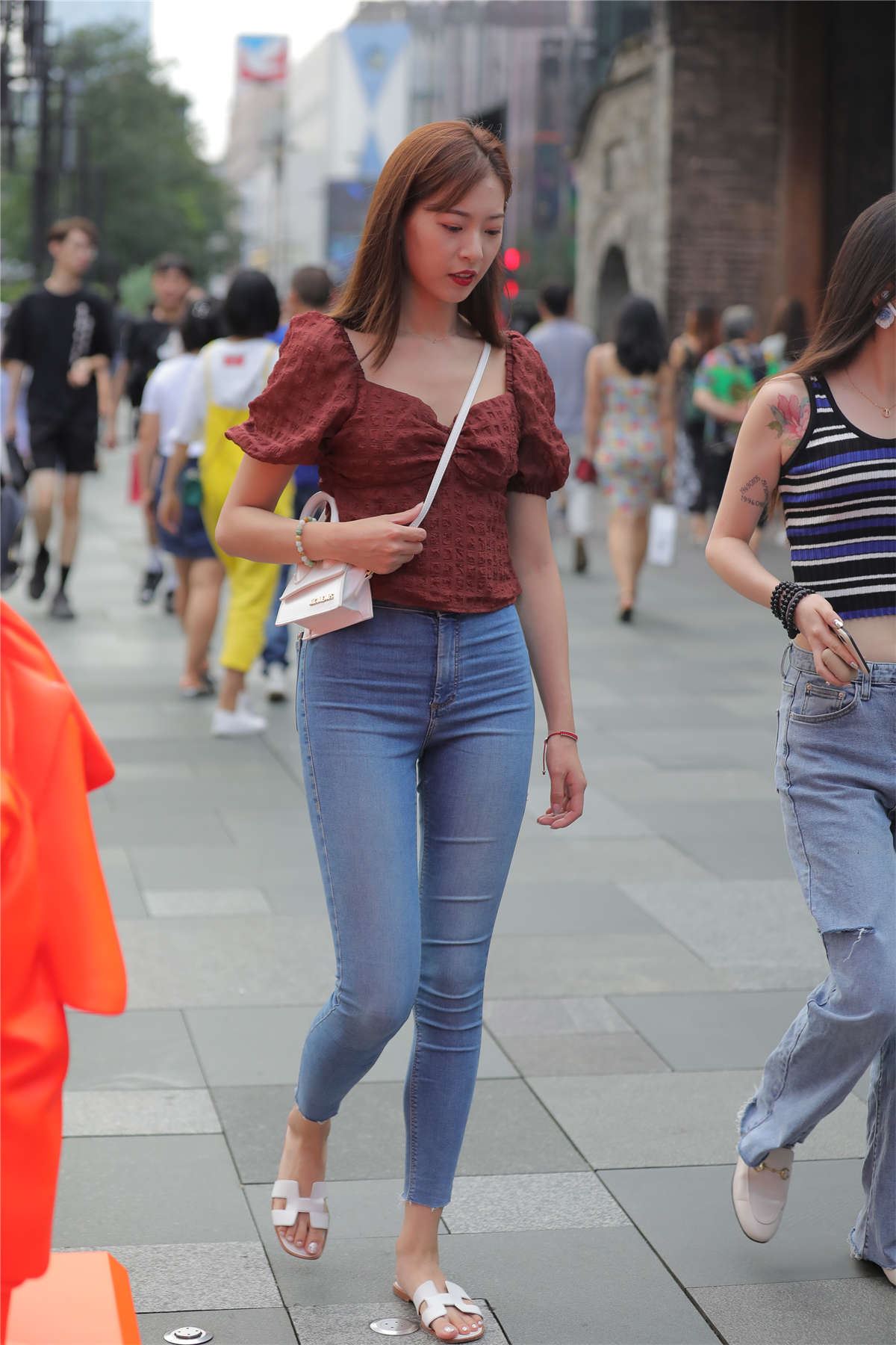 清秀美丽牛仔裤