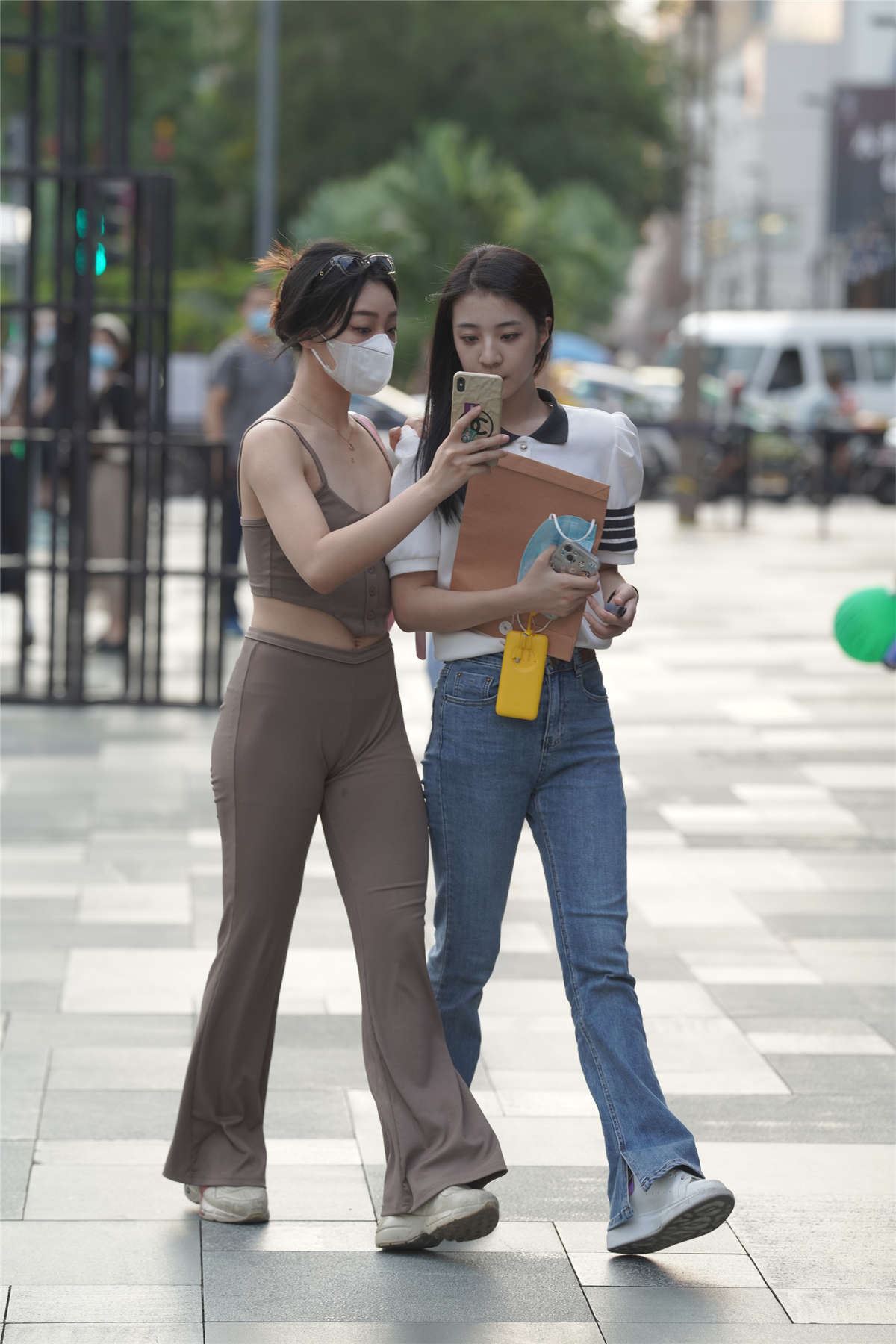 清秀美丽姐妹