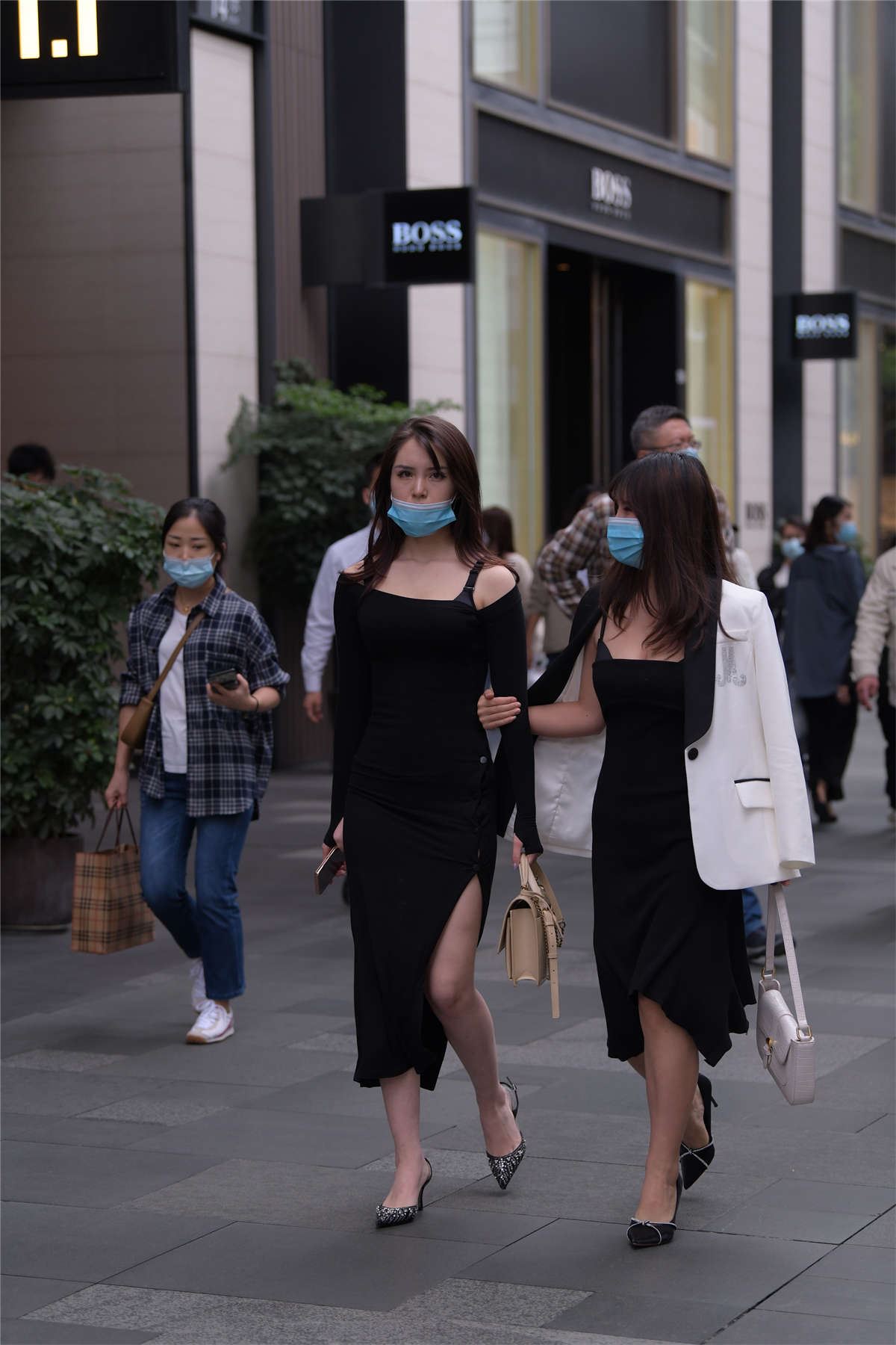 漂亮的包臀长裙小姐姐